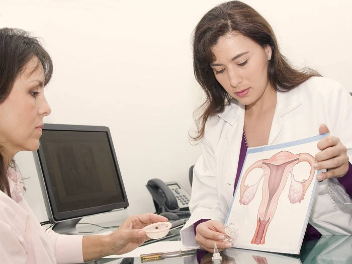 Основные причины появления прозрачных выделений у женщин