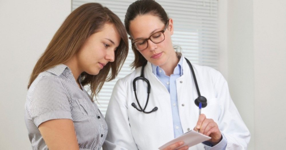 Повышенный пролактин у женщины — возможные причины, симптомы и последствия