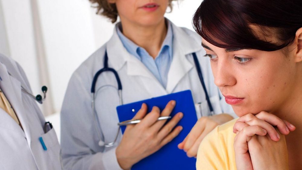 О каком заболевании свидетельствуют ключевые клетки в мазке у женщин?