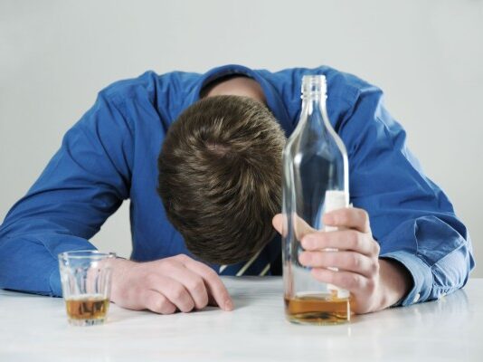 Этапы и особенности лечения алкоголизма в Москве