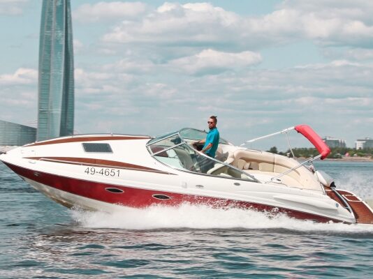 Простые шаги аренды катера в Сочи