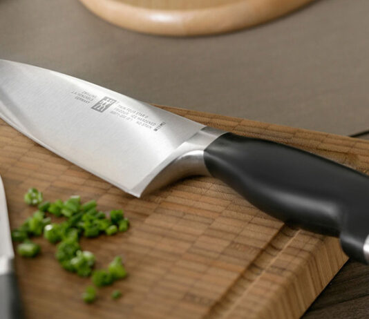 Каким качествами должен обладать кухонный нож?