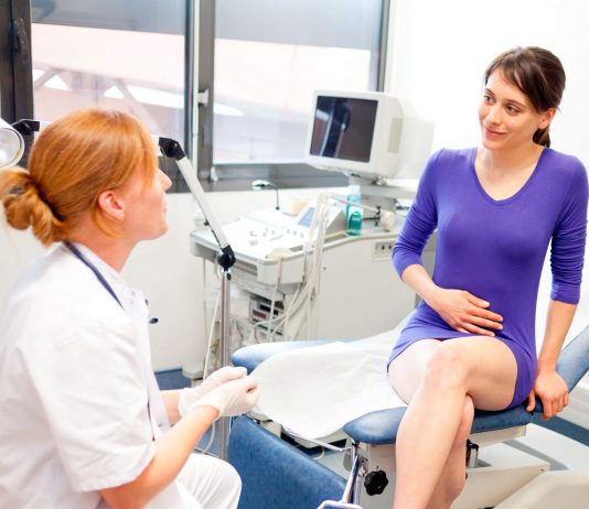 Какие услуги оказывает гинеколог в женской консультации?