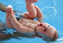 Плавание: развитие малыша