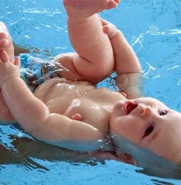 Плавание: развитие малыша