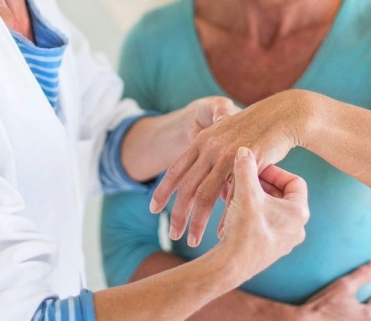 Какие болезни лечит ревматолог?