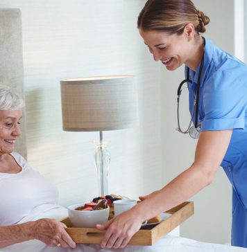 Особенности ухода за пожилым человеком