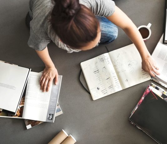 Как найти исполнителя для написания курсовых и дипломов подскажет StudReview