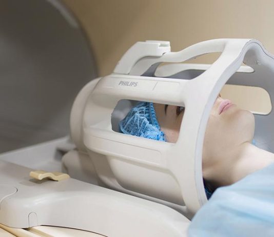 Что нужно знать о магнитно-резонансной томографии черепа: простыми словами и без лишней суеты