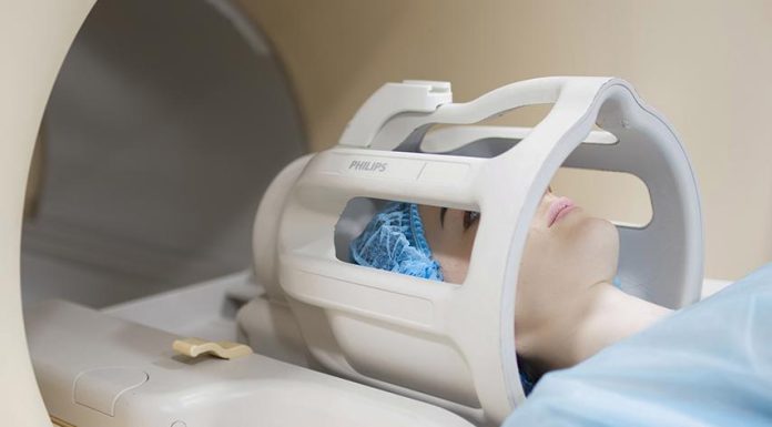 Что нужно знать о магнитно-резонансной томографии черепа: простыми словами и без лишней суеты