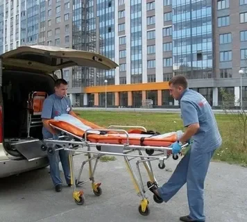 Перевозка больных лежачих в Москве: выбор службы, безопасность и практические советы